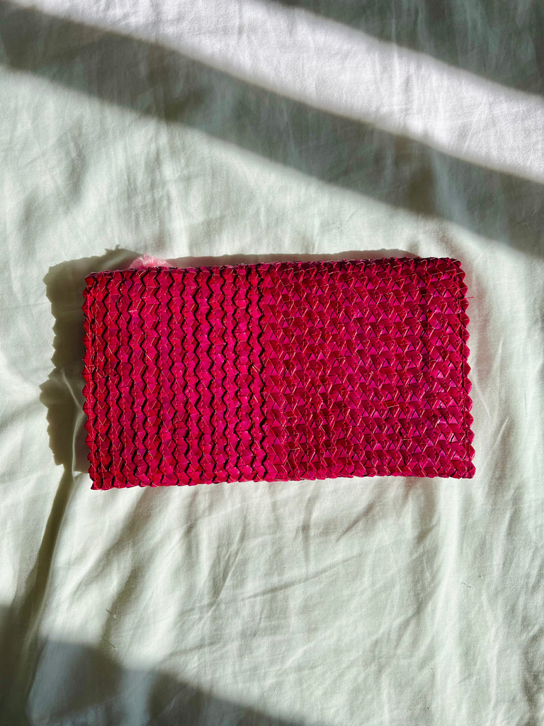 Pochette Camilla Times We Share - Neuve Avec étiquettes - Toile, Pompons Violet Et Rose - Petit Modèle